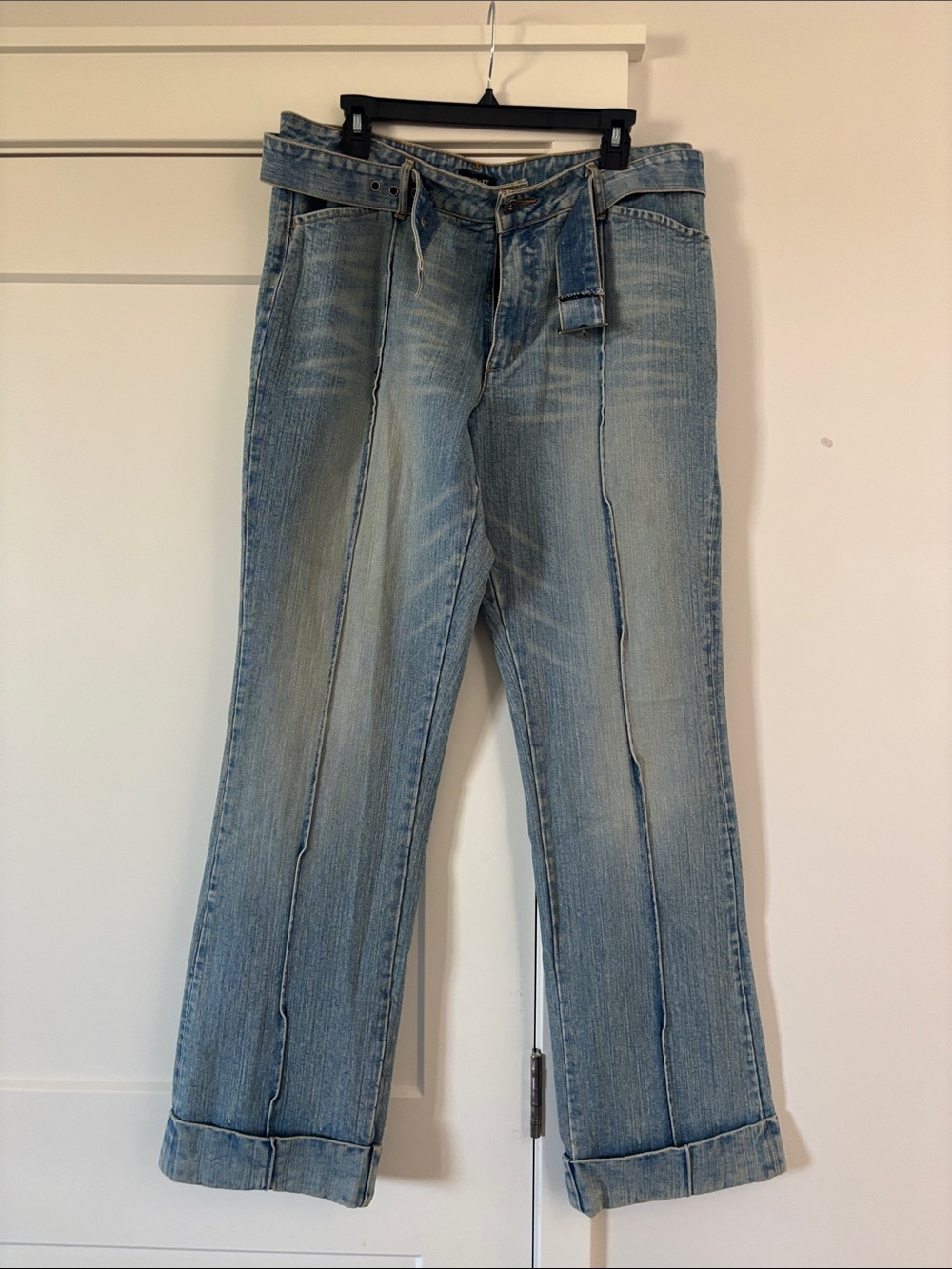 Light Wash High-Rise Straight Leg Women's Jeans with Belt